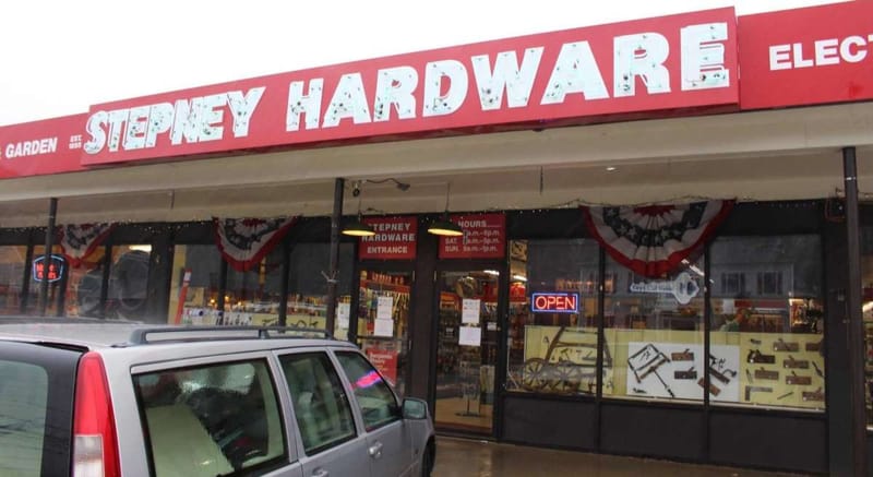 Aubuchon Hardware Opens in Monroe, CT